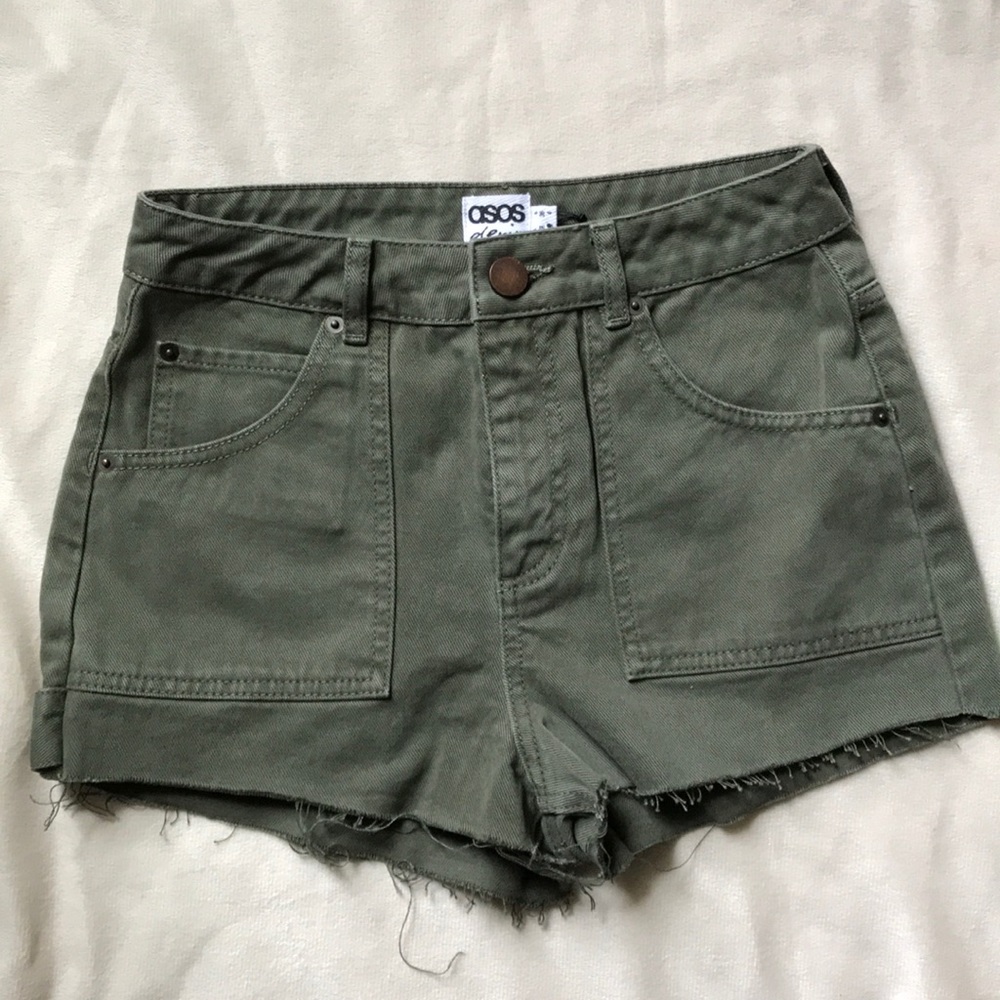 Olive green denim cut off shorts 🌵